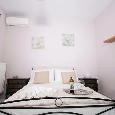 Charming In Kefalonia Island! アパート